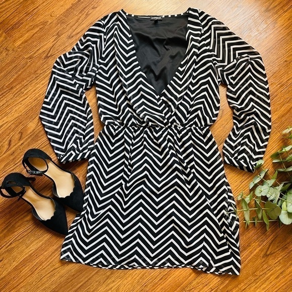 Express size M chevron dress - Picture 1 of 3